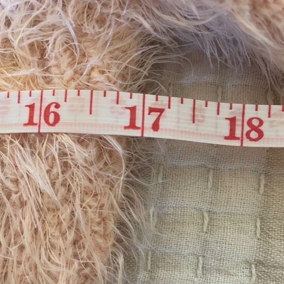 NWOT ~ Lovers + Friends ~Cropped Pink Eyelash Sweater ~ Medium - Picture 2 of 5